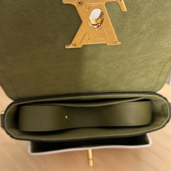 Louis Vuitton Lockme Tender rare color 100% authentic - Picture 7 of 8